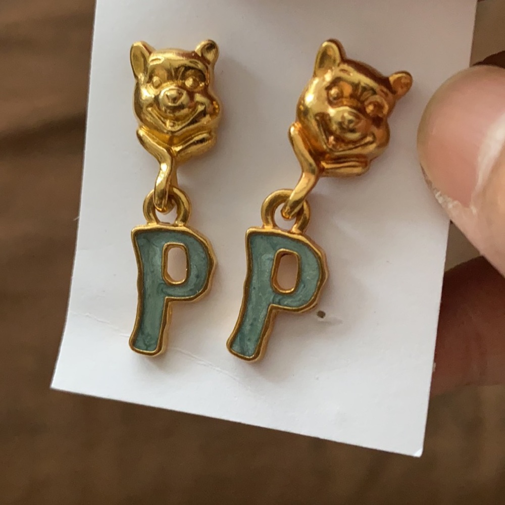Disney signed plated Winnie The Pooh earrings - Picture 2 of 6